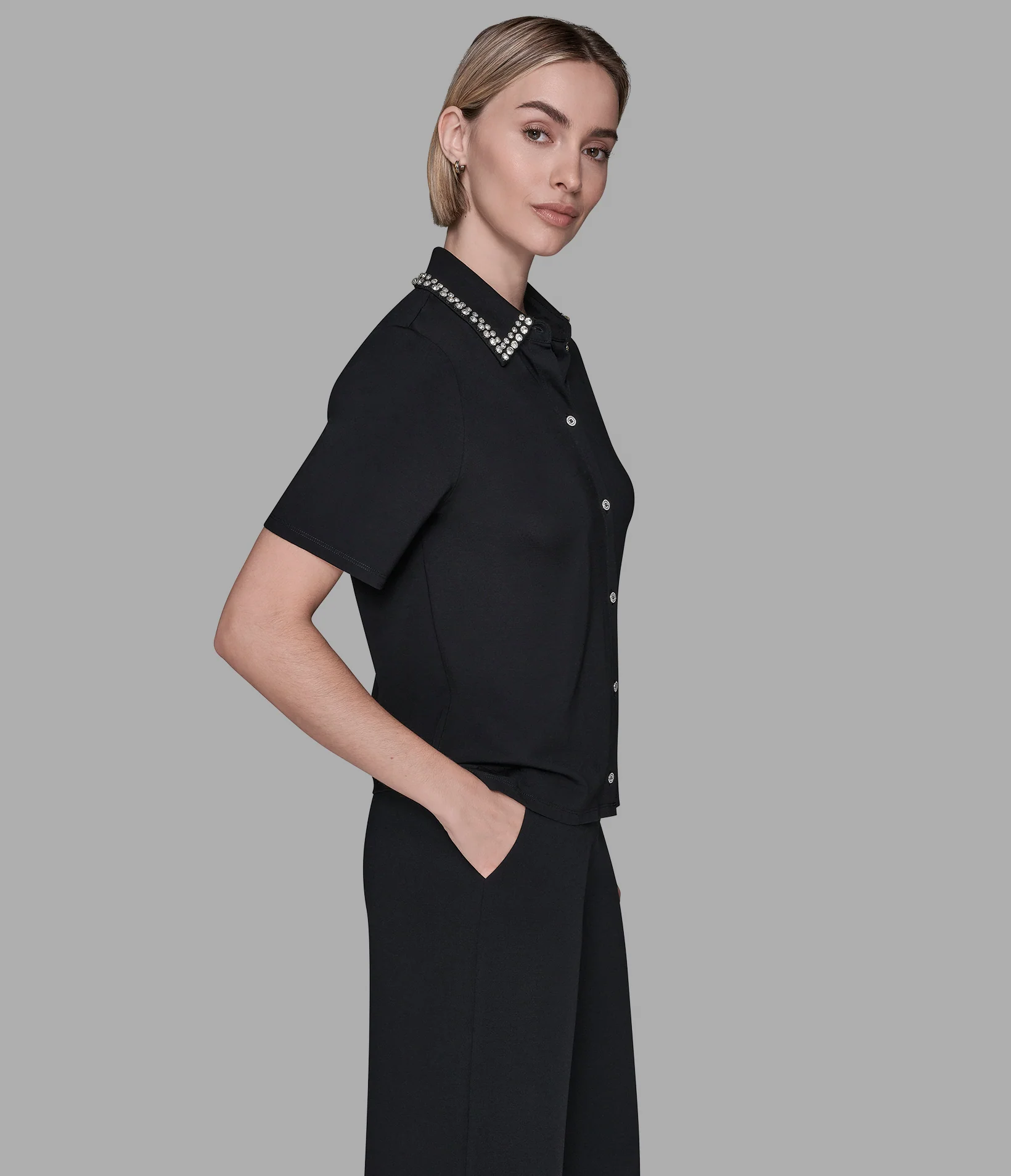 SHORT SLEEVE KNIT TOP WITH EMBELLISHED COLLAR - Image 4