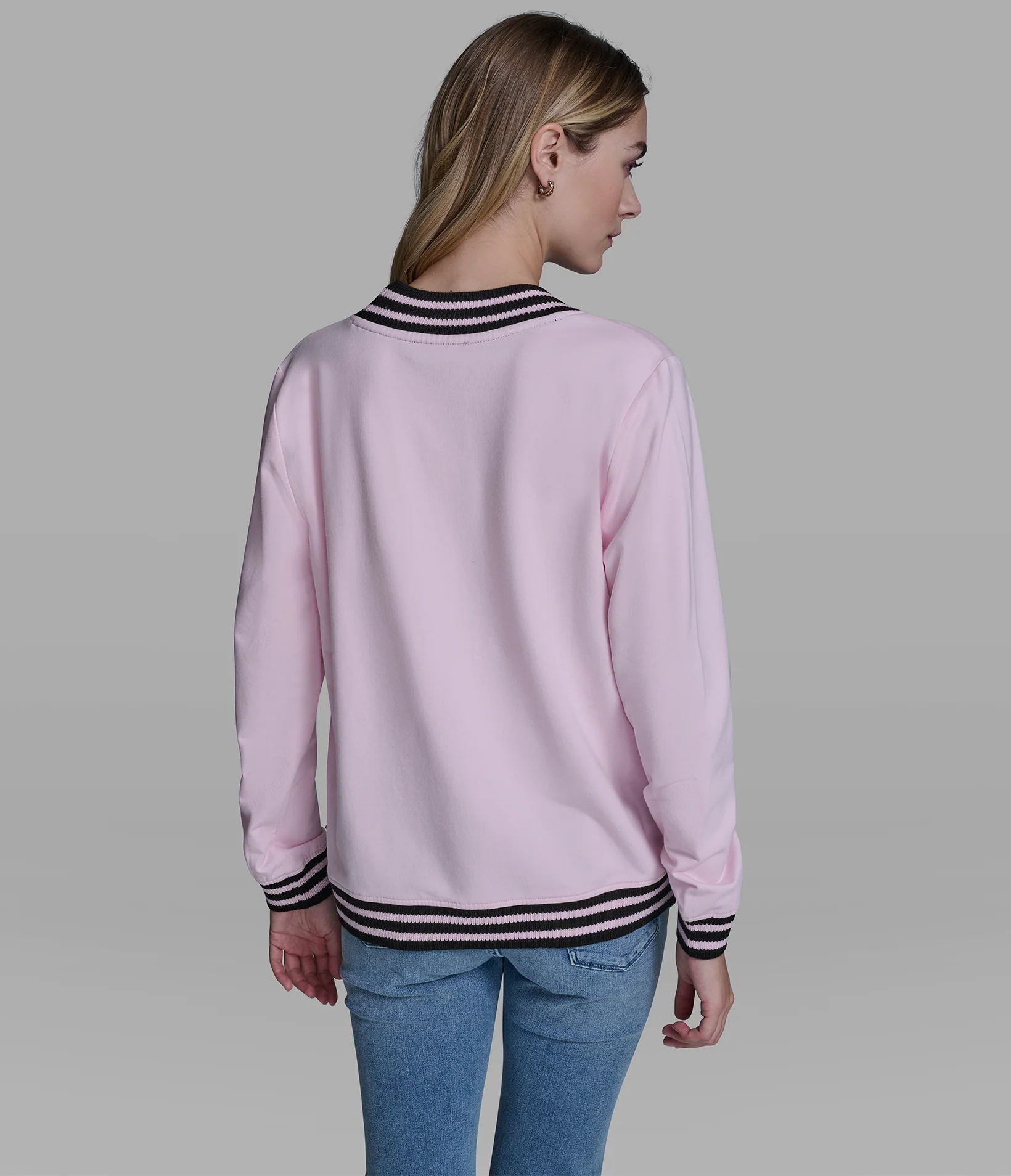VARSITY PATCH V-NECK SWEATSHIRT - Image 2