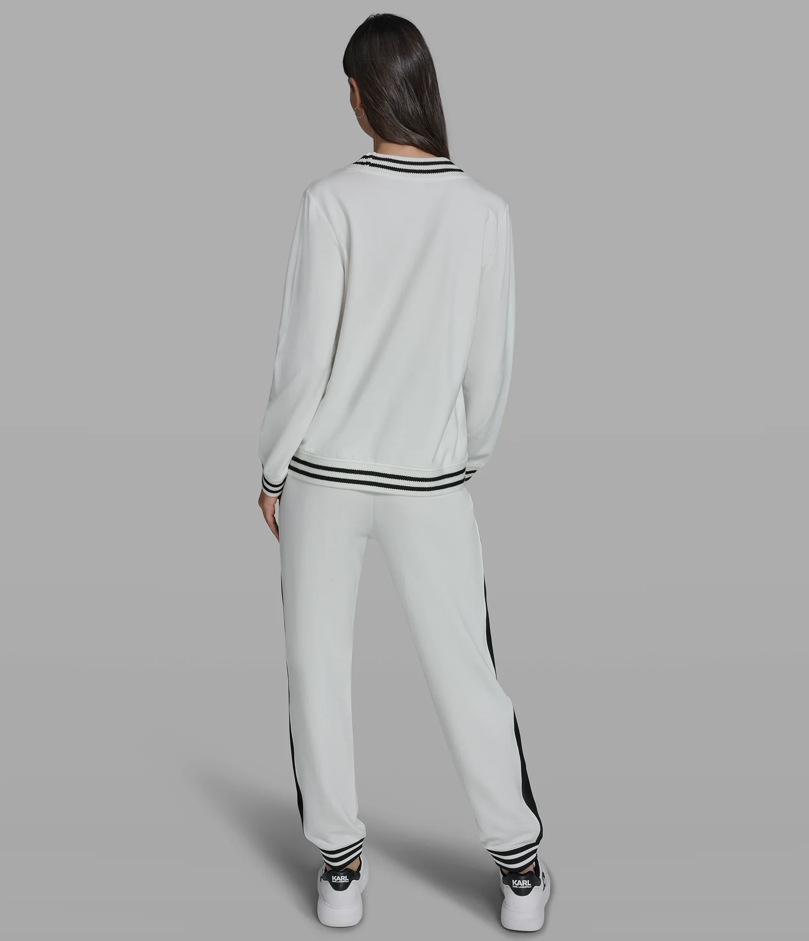 VARSITY PATCH V-NECK SWEATSHIRT - Image 5